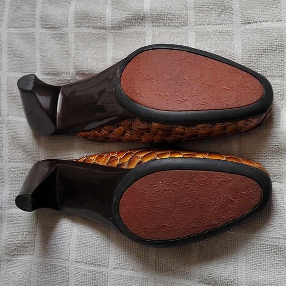 Helle Comfort Shoes - Picture 2 of 2